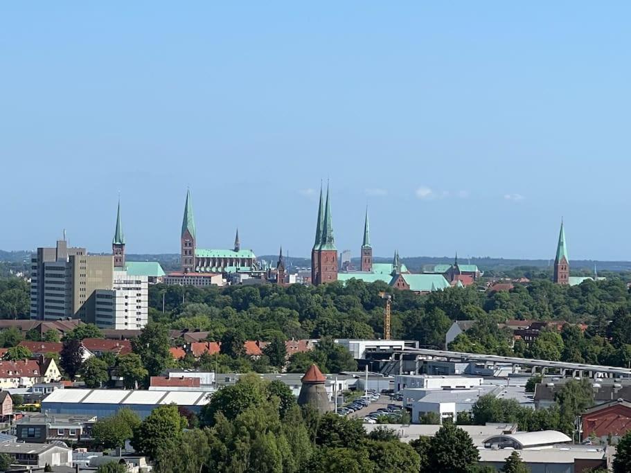 Ueber Den Daechern Der Hansestadt * Lübeck